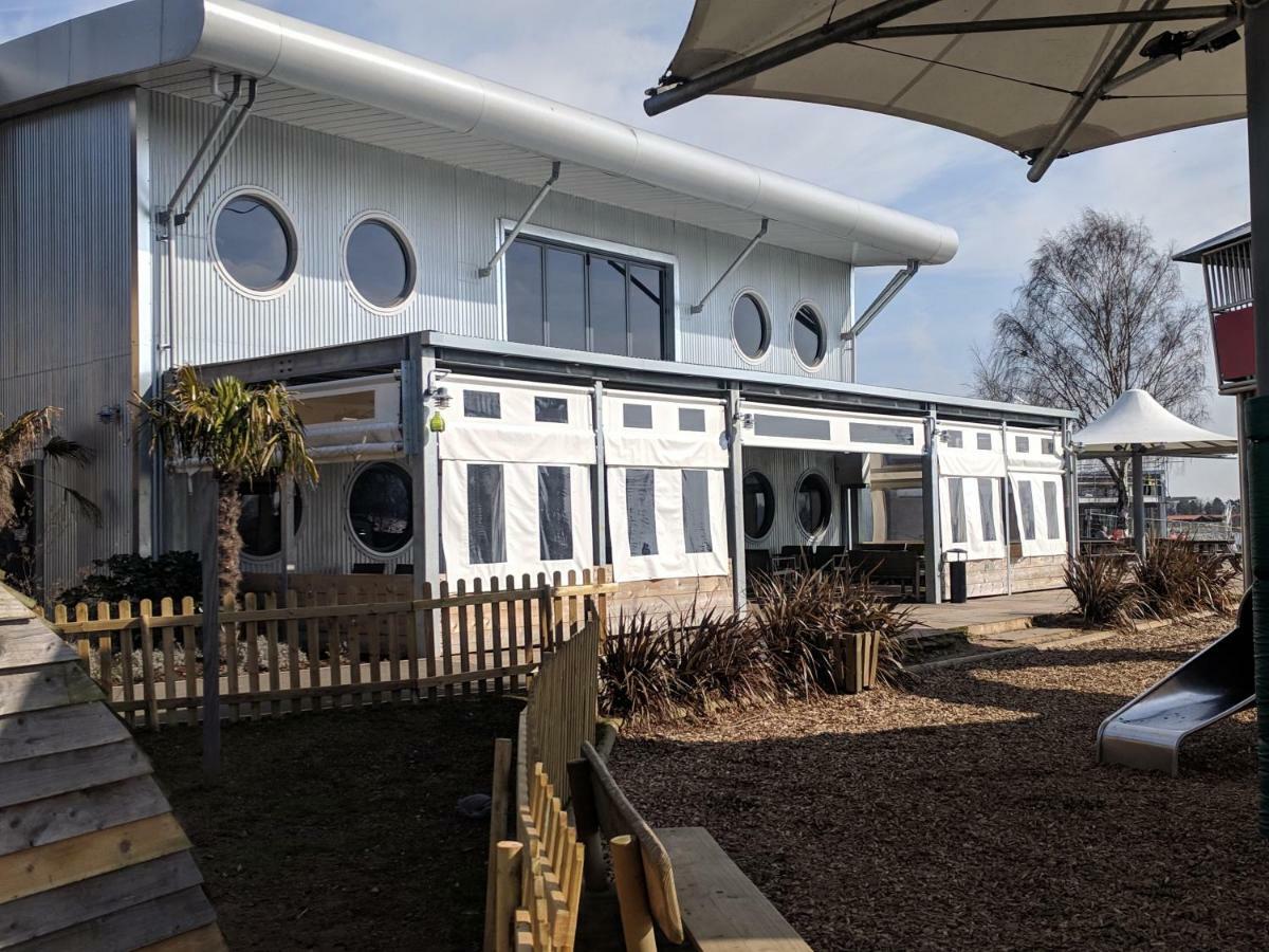 Отель P&D'S Pearl Caravan At Tattershall Lakes Country Park Экстерьер фото