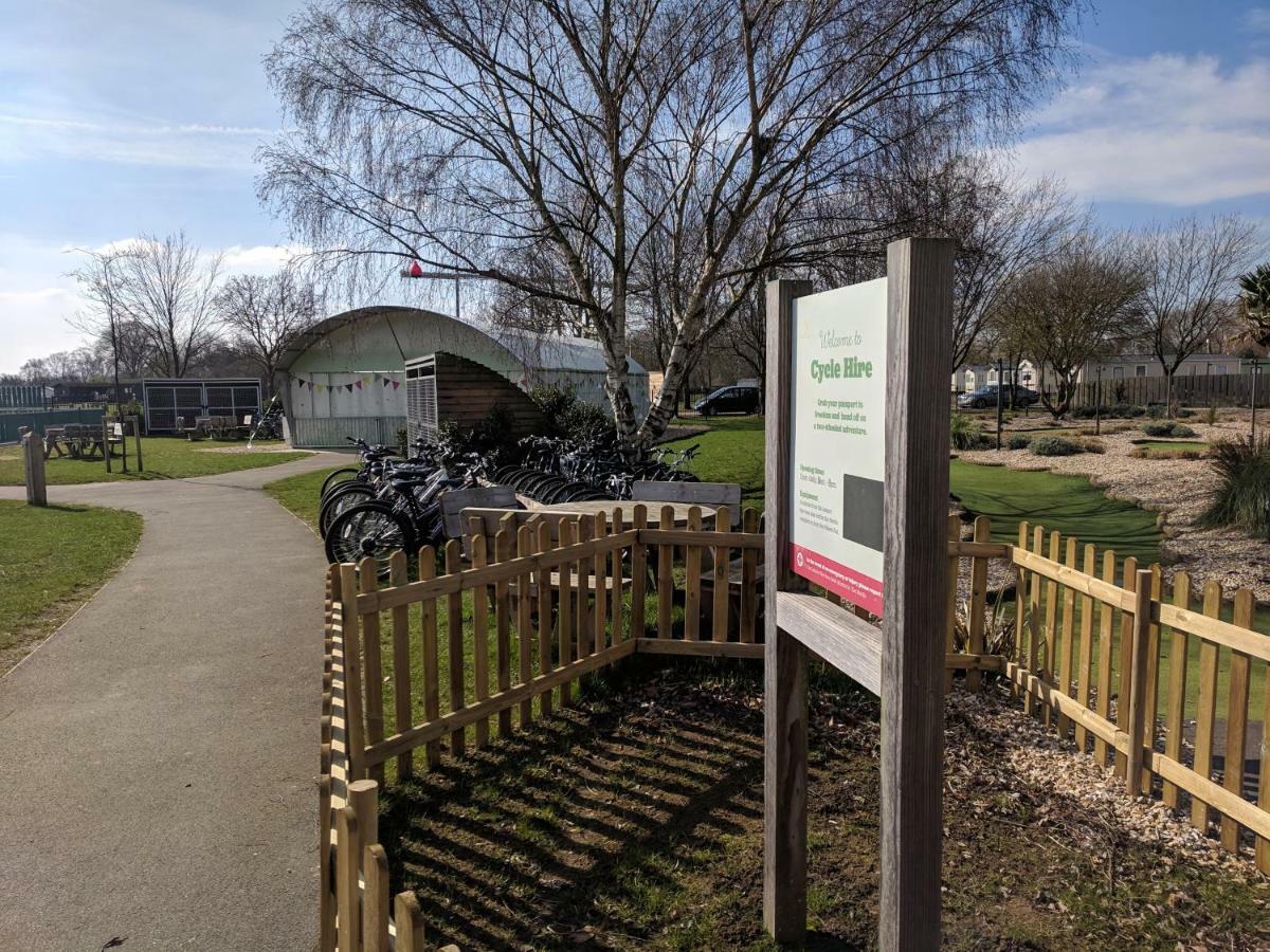 Отель P&D'S Pearl Caravan At Tattershall Lakes Country Park Экстерьер фото