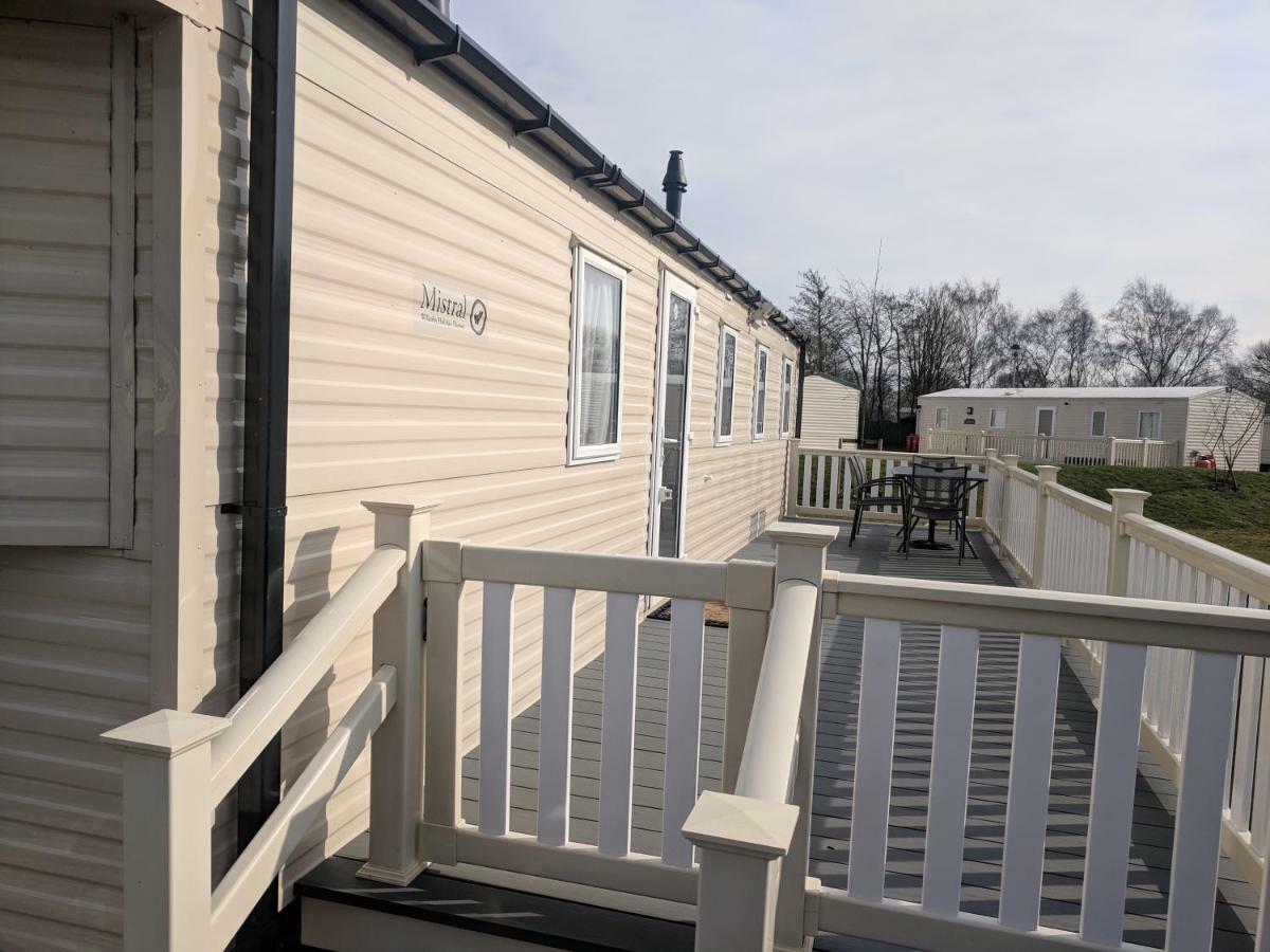 Отель P&D'S Pearl Caravan At Tattershall Lakes Country Park Экстерьер фото